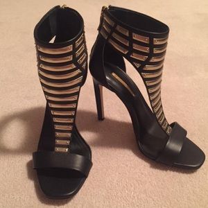 BCBG GENERATION Black&Gold Gladiator Heels